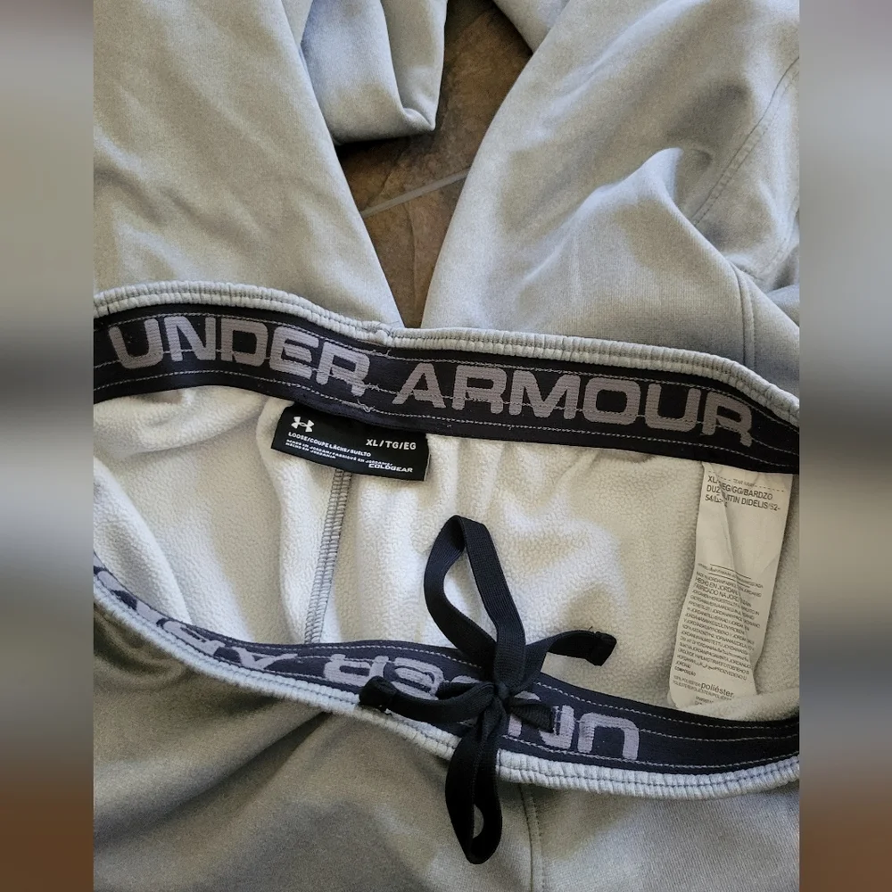 Under Armour Light Gray Joggers Size XL